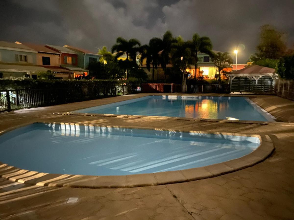 Maison Mitoyenne , Piscine,Citerne, Jardin, Parking, Plage Le Gosier  Exteriér fotografie
